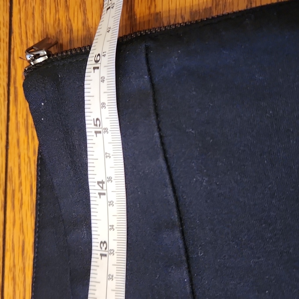 Ann Taylor,  Excellent Condition,  Women's Pants Black, Size 8 - Picture 5 of 8